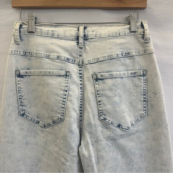 SO High Rise Vintage Stretch Mom Jeans Juniors Size 5 Light Acid Wash Taper Leg - Picture 4 of 10